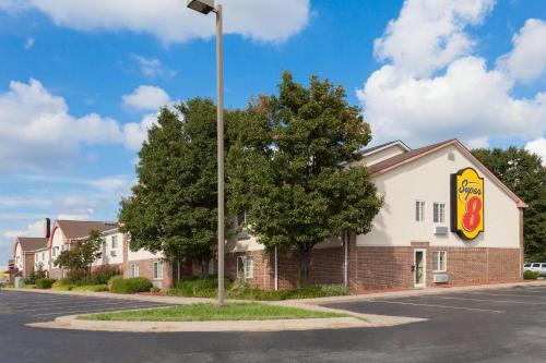 Carthage Hotel | Super 8 by Wyndham Carthage