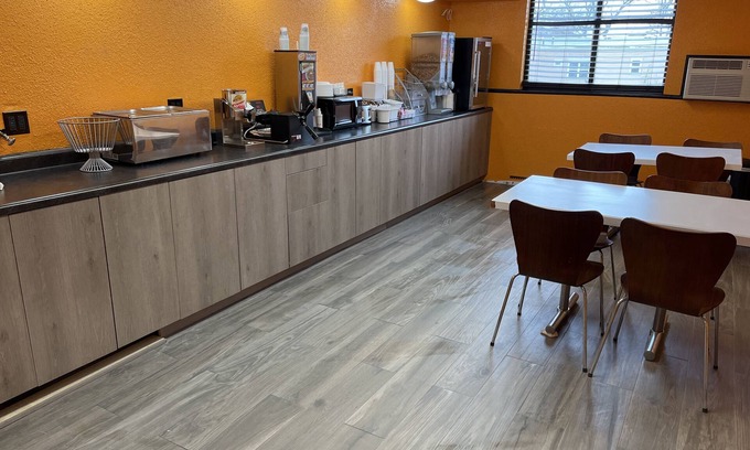 Chadron Hotel | Super 8 by Wyndham Chadron NE