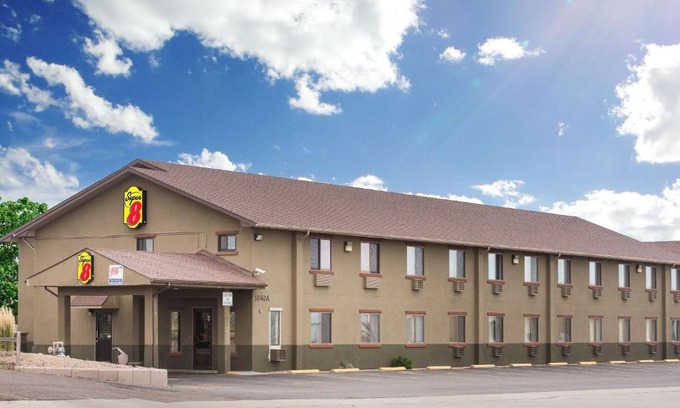 Colby Hotel | Super 8 by Wyndham Colby