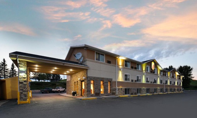 Minot Hotel | Super 8 by Wyndham Minot Airport