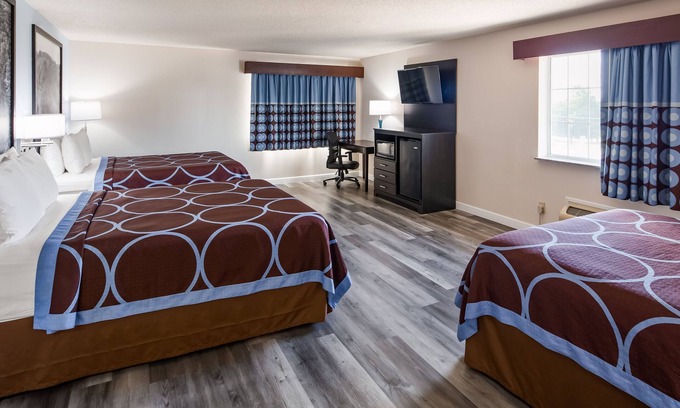 Neillsville Hotel | Super 8 by Wyndham Neillsville WI