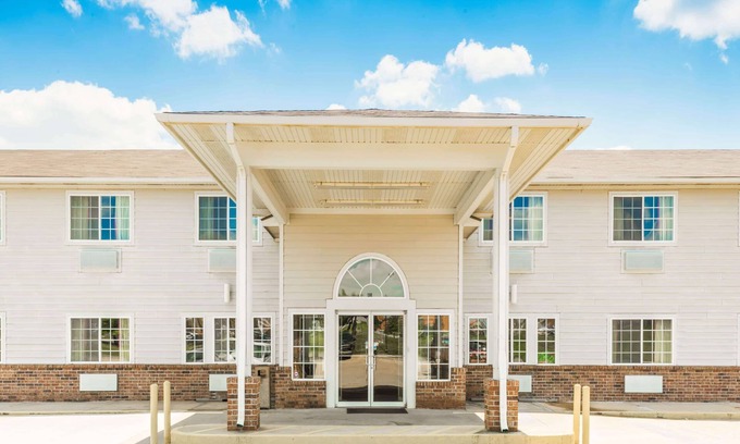 Platte City Hotel | Super 8 by Wyndham Platte City Kansas City Area Airport