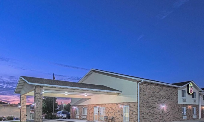 Potosi Hotel | Super 8 by Wyndham Potosi