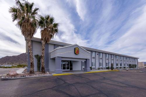 Quartzsite Hotel | Super 8 by Wyndham Quartzsite AZ