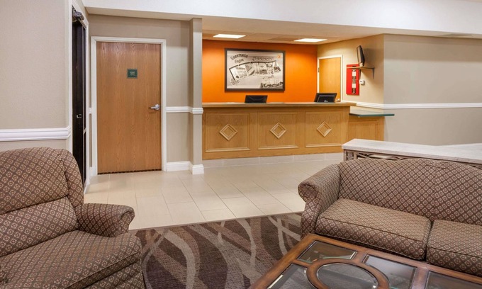 Rochester Hotel | Super 8 by Wyndham Rochester