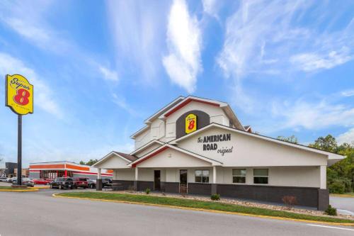 Summersville Hotel | Super 8 by Wyndham Summersville - New River National Park