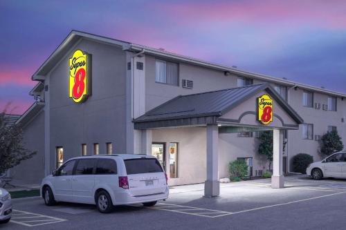 Willmar Hotel | Super 8 by Wyndham Willmar