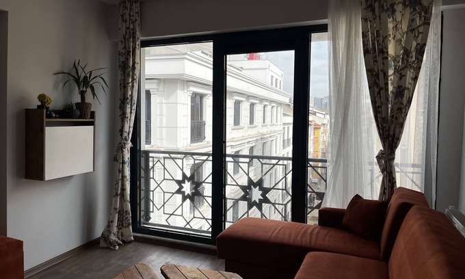 Moda Apartment | Super Central 1+1 Apartment in Kadikoy