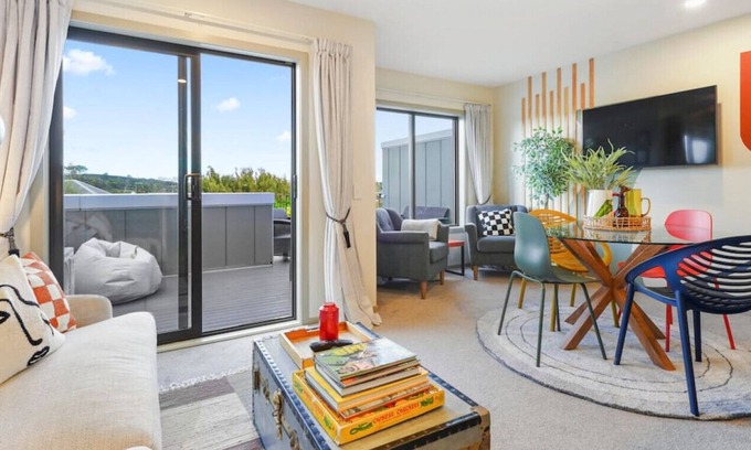 Albany House | Super Chic Apt nr Albany Mall | Carpark & Fibre