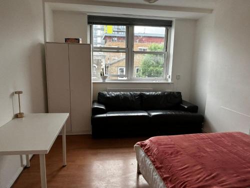 Homerton Apartment | Super Cosy Flat in East London