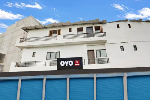 Janakpuri Hotel | Super Hotel O A K Residency