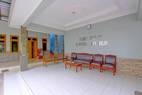 Purworejo Hotel | Super OYO 91748 Wisma Pkpri Purworejo