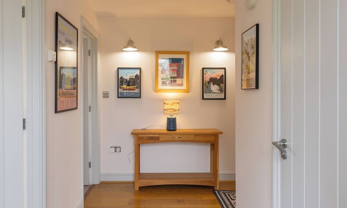 Fairlight Apartment | Superb 2 bedroom holiday home with coastal garden in tranquil Fairlight Village
