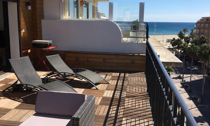 Mediterranee Apartment | Superb apartment with sea and mountain views