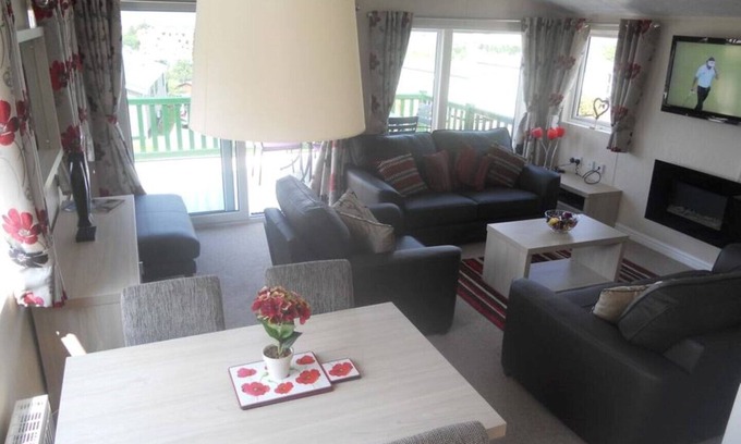 White Cross Cabin | Superb contemporary amazing family lodge