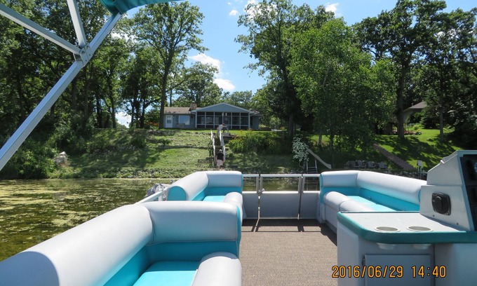 Annandale Cottage | SUPERB COTTAGE, + LUXURY Pontoon Boat @ $100.00/DAY