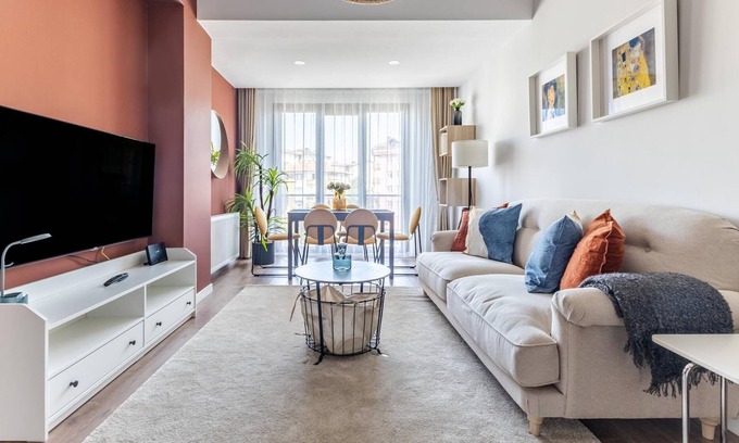 Umraniye Apartment | Superb Duplex Flat With Terrace in Umraniye