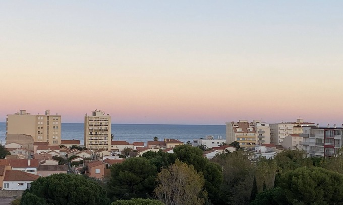 Le Port Apartment | Superb T1, standing, luxurious and very comfortable, on the port of Canet Plage