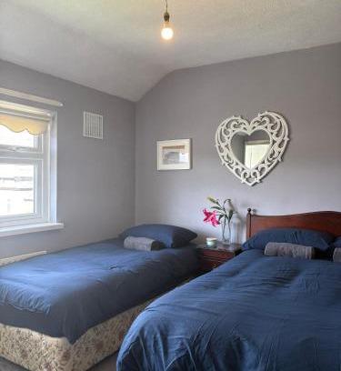 Santry House | Superb Triple Room near Airport - 4
