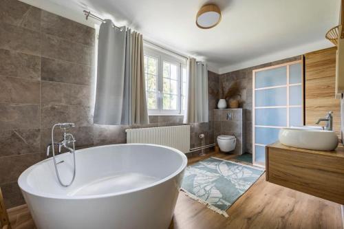 Magny Apartment | Superbe appartement dans maison bourgeoise avec jardin arboré