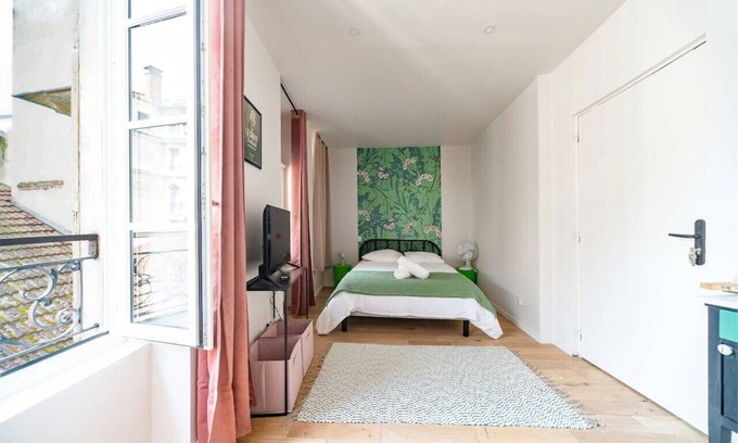 Vieux Vichy Apartment | Superbe studio climatisé dans immeuble classé