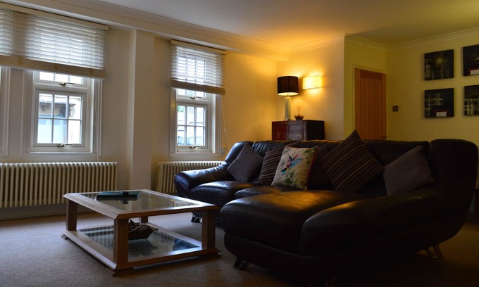 Box Apartment | Superior Apartment at Benson House