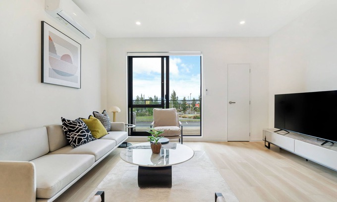 Auckland Central Business District House | Superior Parkview Three-Bedroom House with garage Unit 47