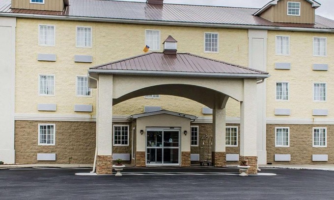 Lickdale Hotel | SureStay Plus by Best Western Jonestown Lebanon Valley