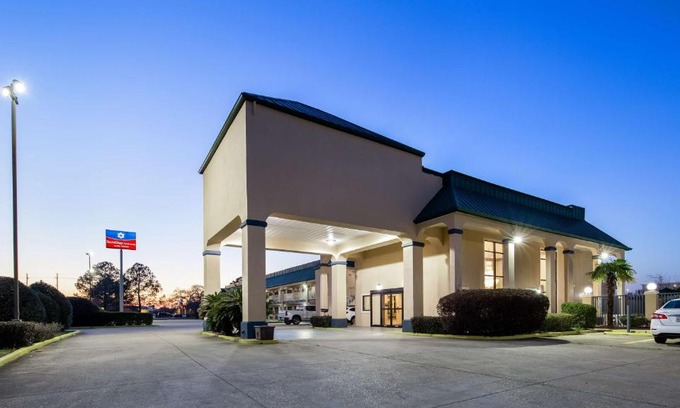 Hammond Hotel | SureStay Plus Hotel by Best Western Hammond