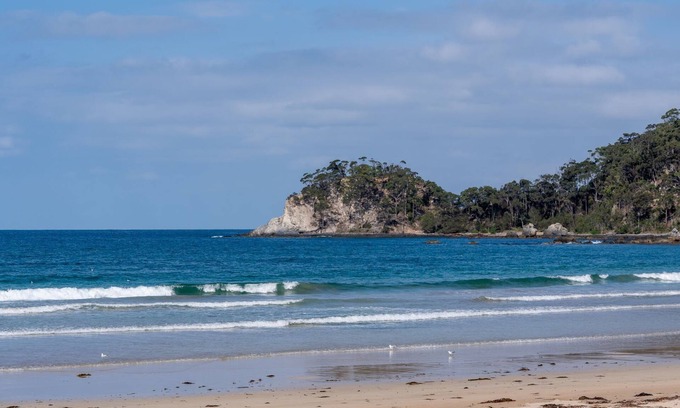 Surf Beach House | Surf Beach Haven - just a stone throw away from Surf Beach