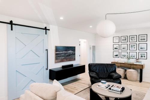 Clairemont House | Surf Farm House with backyard Oasis and Jacuzzi