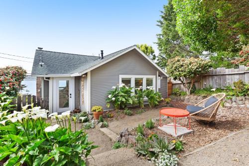 Old Town House | Surfer's Paradise
