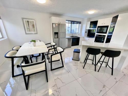 Surfers Paradise Apartment | Surfers Paradise Center- Ocean View Vacation Condo-Pool&Pier,Walk to Beach