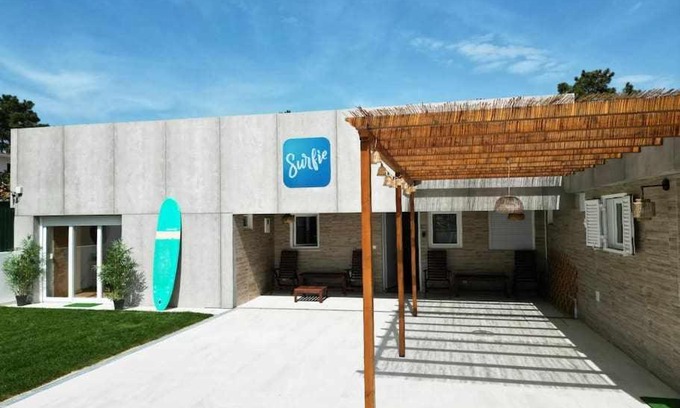 Charneca de Caparica e Sobreda Villa | Surfie Surf Beach e Adventure