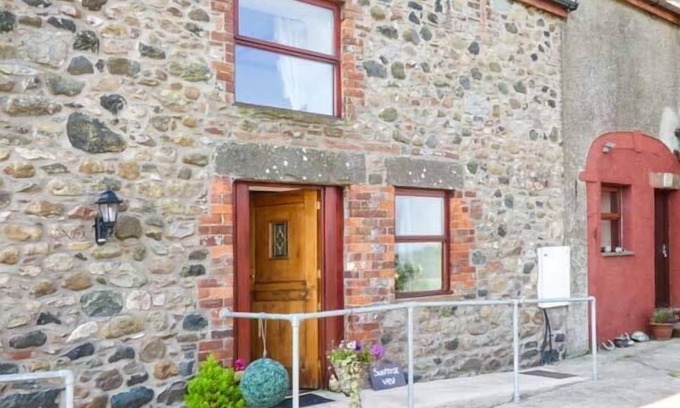 Holmrook Cottage | SURPRISE VIEW, pet friendly, character holiday cottage in Ravenglass