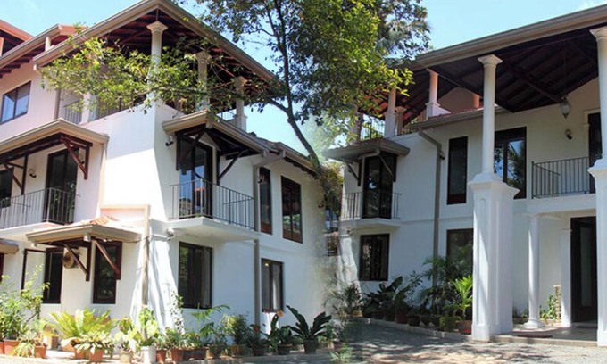 Elpitiya Bed & Breakfast | Surrounded by lush greenery, offers homely and comfortable accommodation.