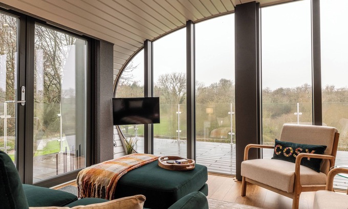 Enstone Apartment | Sustainable 2BD Pod on Old Chalford Farm