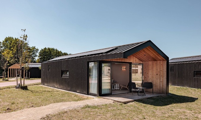 Municipality of Brielle House | Sustainable lodge on the Brielse Meer