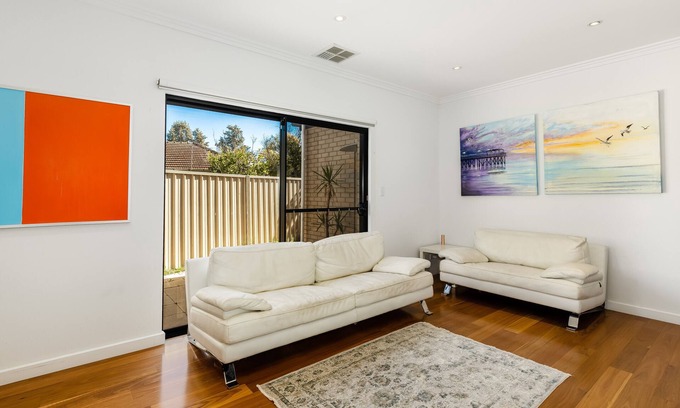 Henley Beach South House | Swainson on Lexington