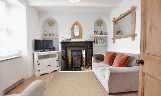 St Just Cottage | Swallow's Nest - cosy miner's cottage in the heart of St Just, dog friendly