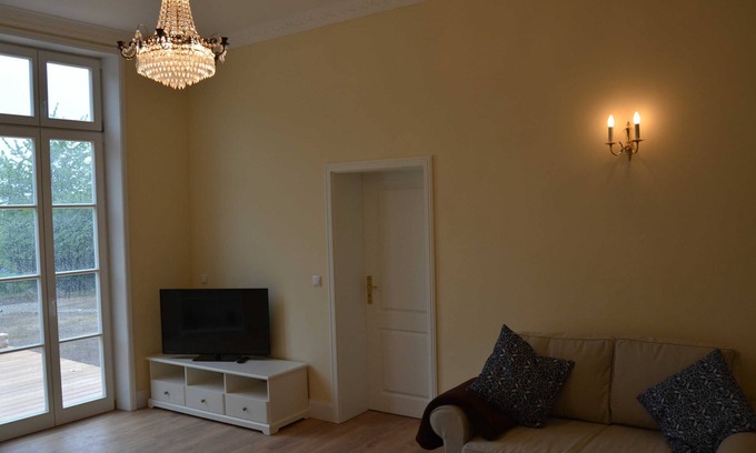 Hof Redentin Apartment | Swan Lake - Redentin Manor