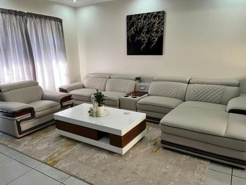 Mbabane Apartment | Sweet Daisies Apartment