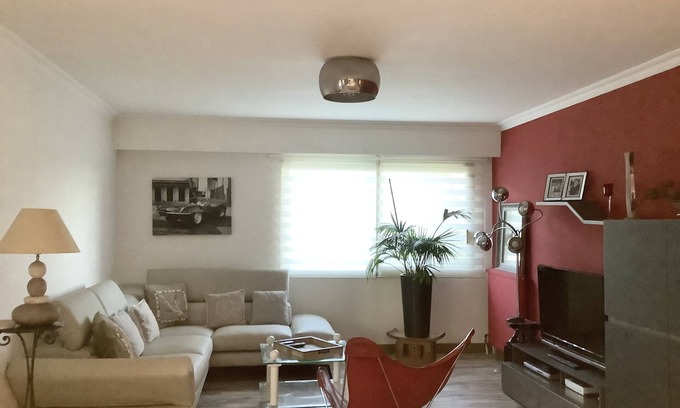 Riou - Petit Juas - Av de Grasse Apartment | Sweet Home Beautiful 2-room apartment 53m2 & pleasant terrace. 4 Travellers