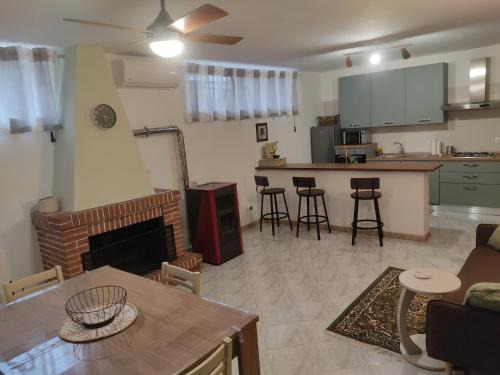 Varcaturo Apartment | Sweethome Appartamento in Villa privata