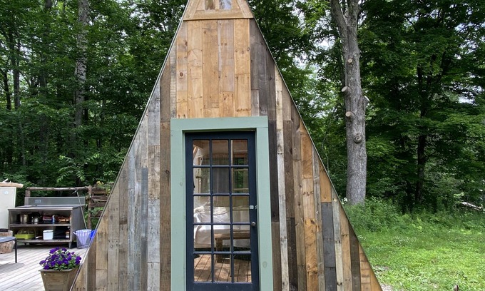 Brooks Cabin | Sweetie A frame Glamping