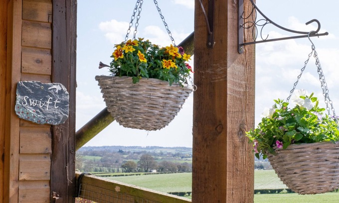 Etchinghill House | Swift - One Bedroom House, Sleeps 2