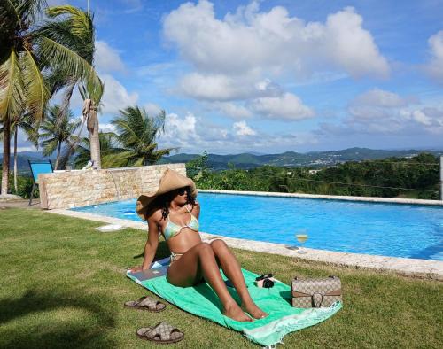 Tejas Apartment | Swim & Paint Art Retreat