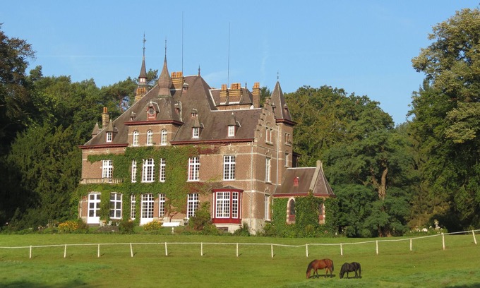 Villers-la-Ville Cottage | SWIMMING POOL and SAUNA, charming house in castle outbuilding, Villers-la-Ville