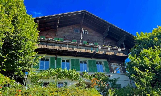 Hilterfingen Apartment | SwissHut Stunning Views Alps & Lake - Apart. Killinger