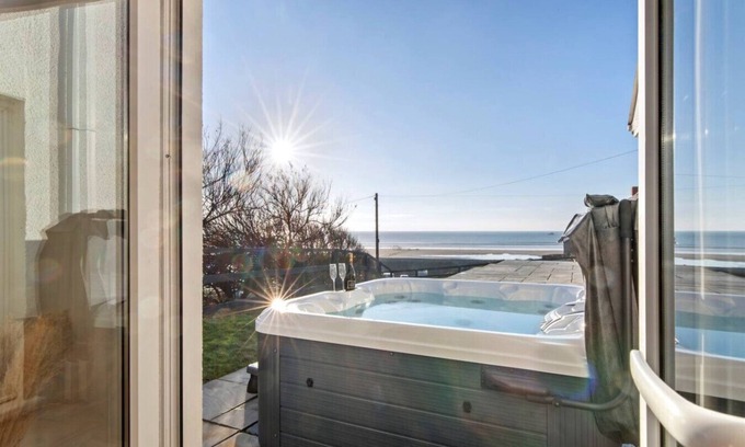 Penycwm House | Swn Y Don - Modern Luxury Steps from Newgale Beach Bliss